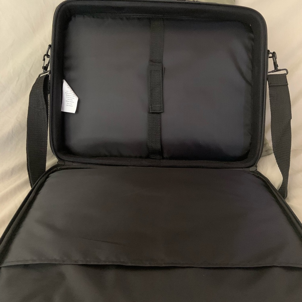 Computer carrying case. - Picture 2 of 2